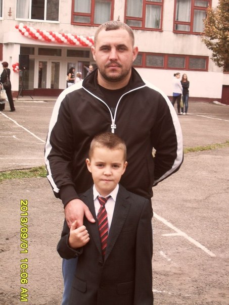 Видеорепортаж из Горловки о происшедшей трагедии: снаряд украинских силовиков убил целую семью Видеорепортаж из Горловки о происшедшей трагедии: снаряд украинских силовиков убил целую семью