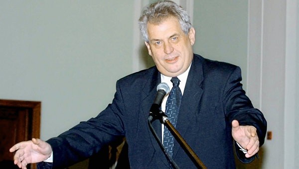 Глава Чехии: любая экономическая помощь Украине сейчас бессмысленна Глава Чехии: любая экономическая помощь Украине сейчас бессмысленна