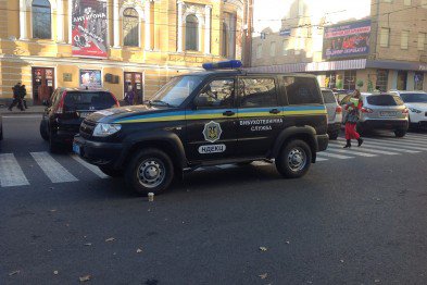 Милиция ищет взрывчатку в ТЦ «Аве Плаза»: в Харькове эвакуировали персонал и посетителей (фото) Милиция ищет взрывчатку в ТЦ «Аве Плаза»: в Харькове эвакуировали персонал и посетителей (фото)