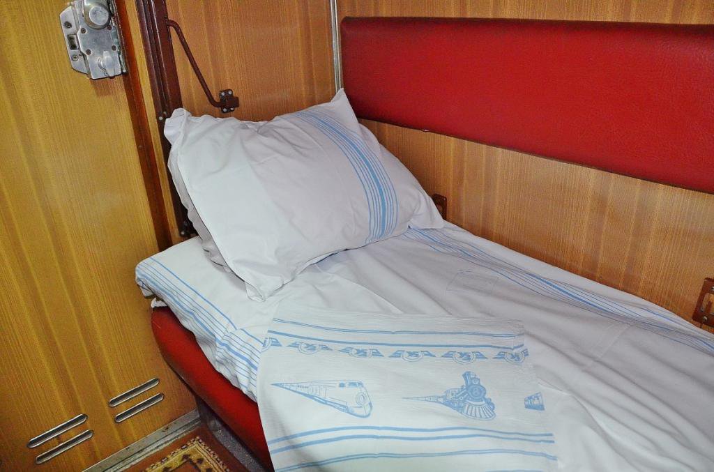 Украинский прорыв: на поезде из Москвы в Крым через Украину. Бонусом - танки и пограничные страсти Украинский прорыв: на поезде из Москвы в Крым через Украину. Бонусом - танки и пограничные страсти