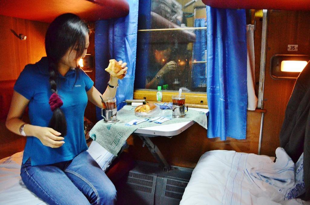 Украинский прорыв: на поезде из Москвы в Крым через Украину. Бонусом - танки и пограничные страсти Украинский прорыв: на поезде из Москвы в Крым через Украину. Бонусом - танки и пограничные страсти