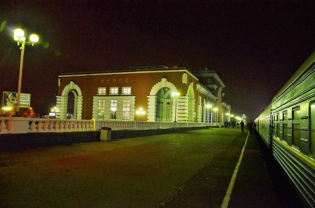 Украинский прорыв: на поезде из Москвы в Крым через Украину. Бонусом - танки и пограничные страсти Украинский прорыв: на поезде из Москвы в Крым через Украину. Бонусом - танки и пограничные страсти