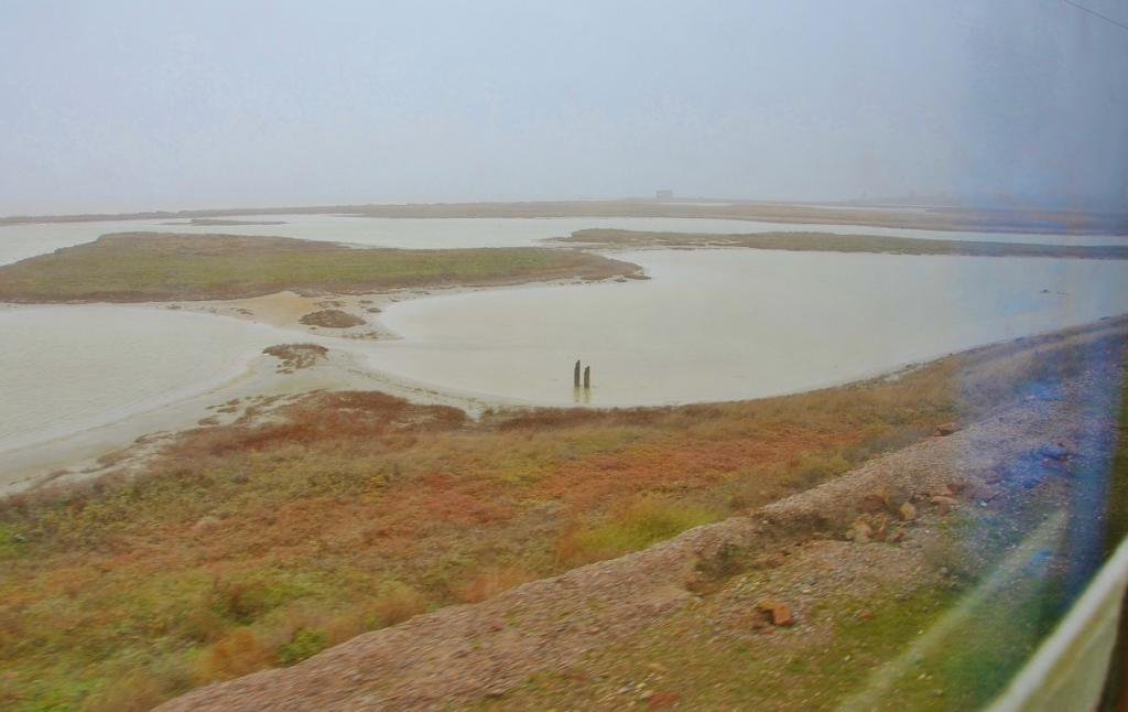 Украинский прорыв: на поезде из Москвы в Крым через Украину. Бонусом - танки и пограничные страсти Украинский прорыв: на поезде из Москвы в Крым через Украину. Бонусом - танки и пограничные страсти