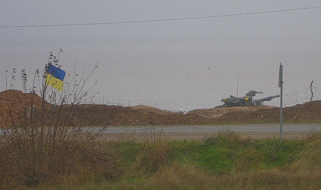 Украинский прорыв: на поезде из Москвы в Крым через Украину. Бонусом - танки и пограничные страсти Украинский прорыв: на поезде из Москвы в Крым через Украину. Бонусом - танки и пограничные страсти