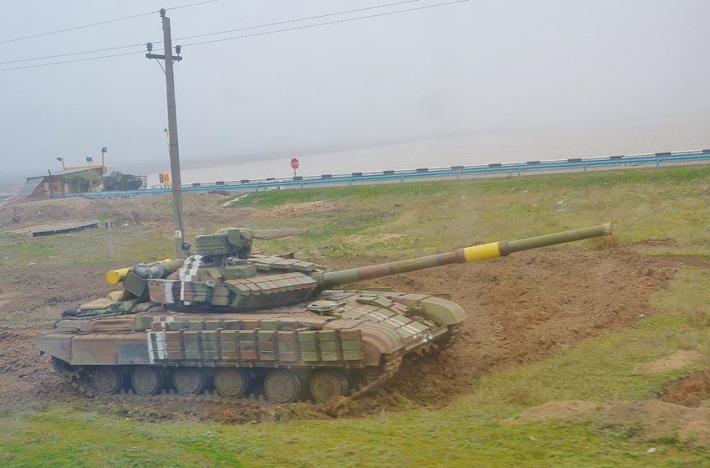 Украинский прорыв: на поезде из Москвы в Крым через Украину. Бонусом - танки и пограничные страсти Украинский прорыв: на поезде из Москвы в Крым через Украину. Бонусом - танки и пограничные страсти