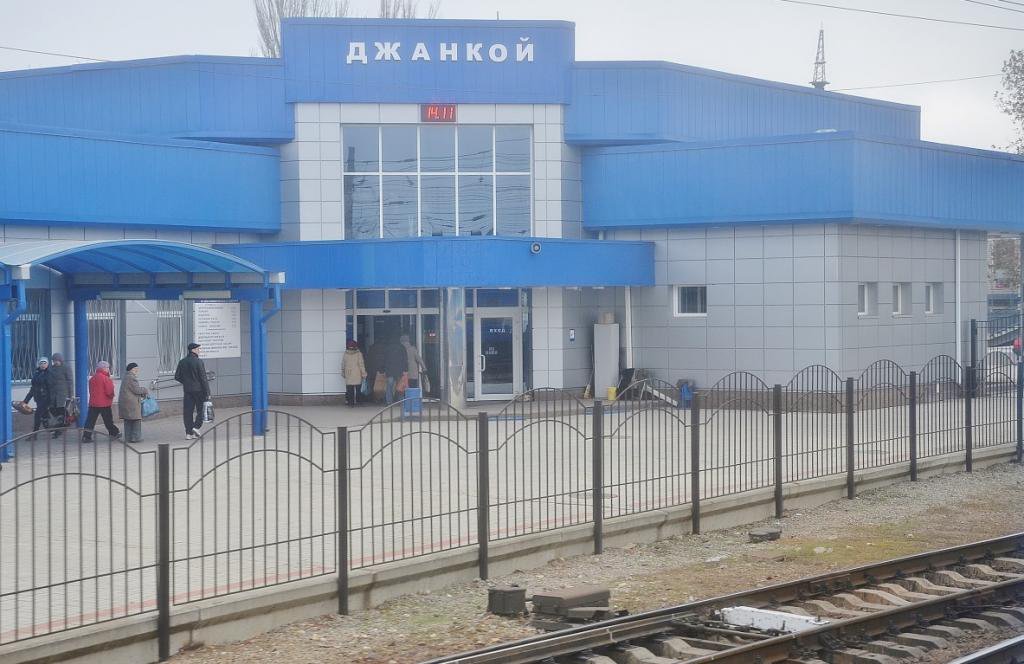 Украинский прорыв: на поезде из Москвы в Крым через Украину. Бонусом - танки и пограничные страсти Украинский прорыв: на поезде из Москвы в Крым через Украину. Бонусом - танки и пограничные страсти