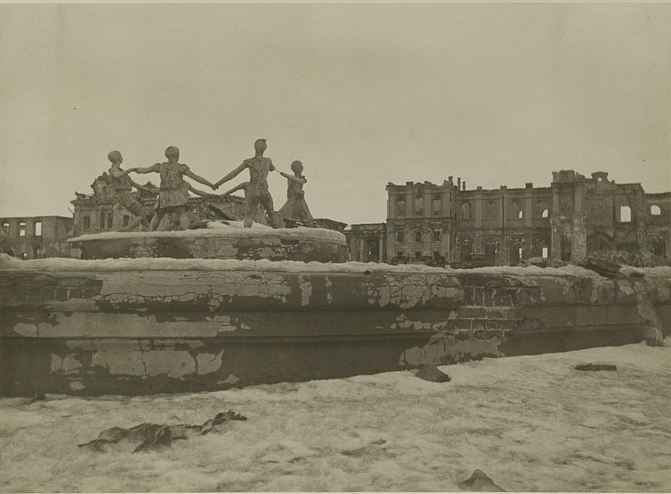 19 ноября 1942 г. началось контрнаступление советских войск под Сталинградом 19 ноября 1942 г. началось контрнаступление советских войск под Сталинградом