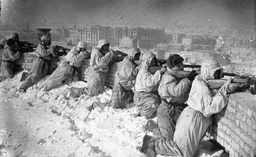 19 ноября 1942 г. началось контрнаступление советских войск под Сталинградом 19 ноября 1942 г. началось контрнаступление советских войск под Сталинградом