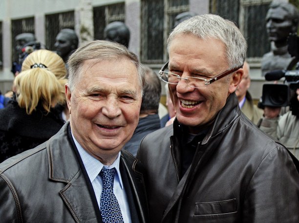 Умер хоккейный тренер Виктор Тихонов Умер хоккейный тренер Виктор Тихонов