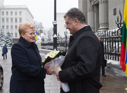 Страна, которая ничего не может продать предложила помощь стране, которая ничего не может купить Страна, которая ничего не может продать предложила помощь стране, которая ничего не может купить