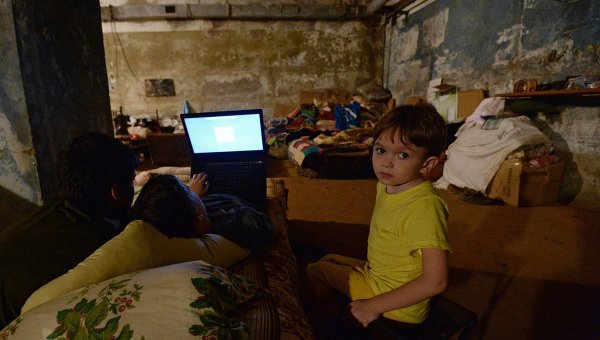 На Донбассе идет ожесточенная гражданская война На Донбассе идет ожесточенная гражданская война