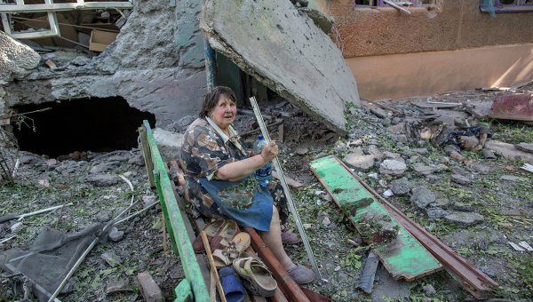 На Донбассе идет ожесточенная гражданская война На Донбассе идет ожесточенная гражданская война