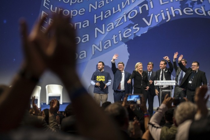 Марин Ле Пен переизбрана на пост председателя французской партии "Национальный фронт" Марин Ле Пен переизбрана на пост председателя французской партии "Национальный фронт"