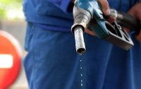 Куда звонить Арсению? Доллар почти 16 грн, на заправках очереди