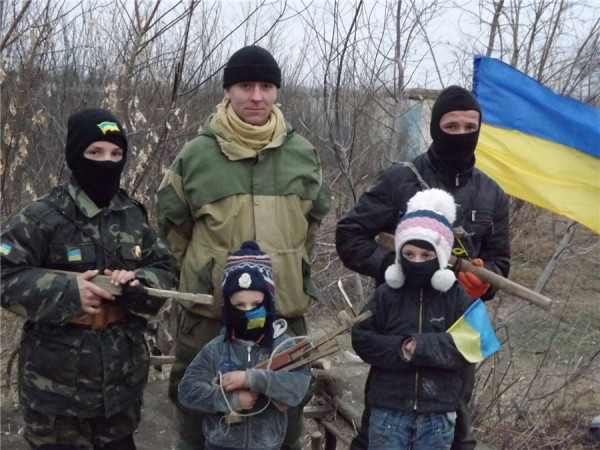 Добрые дядечки детишек учат... Добрые дядечки детишек учат...