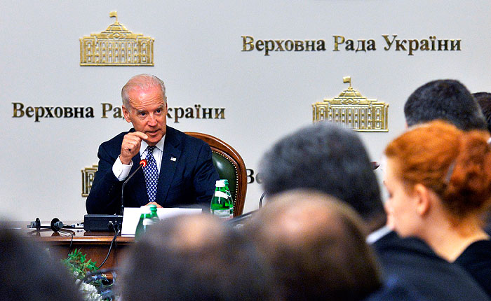 Нужно признать факт внешнего управления Украиной Нужно признать факт внешнего управления Украиной