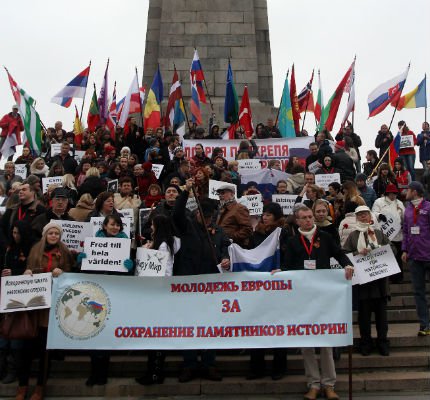 В Болгарии сражаются за сохранение памятника Советской армии  