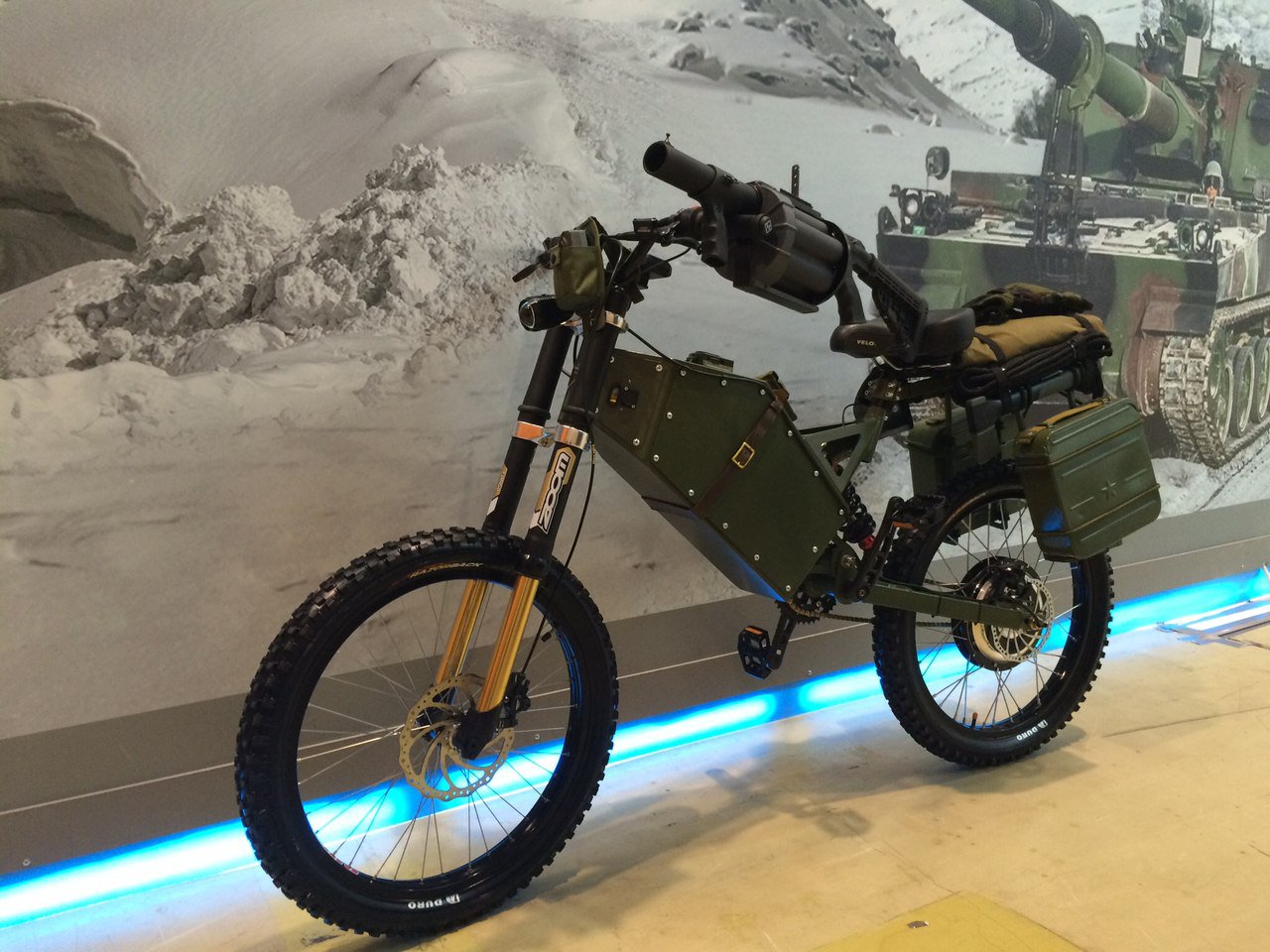 Продемонстрирован боевой электроцикл «ГранЪ» Продемонстрирован боевой электроцикл «ГранЪ»