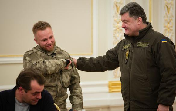 Порошенко дал гражданство Украины неонацисту, подозреваемому в организации взрыва на Манежной площади Порошенко дал гражданство Украины неонацисту, подозреваемому в организации взрыва на Манежной площади