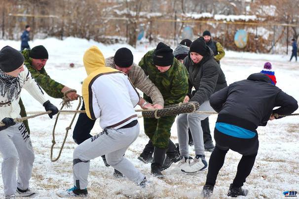 Местные получили непривычный для сегодняшнего Луганска экстремальный драйв Местные получили непривычный для сегодняшнего Луганска экстремальный драйв