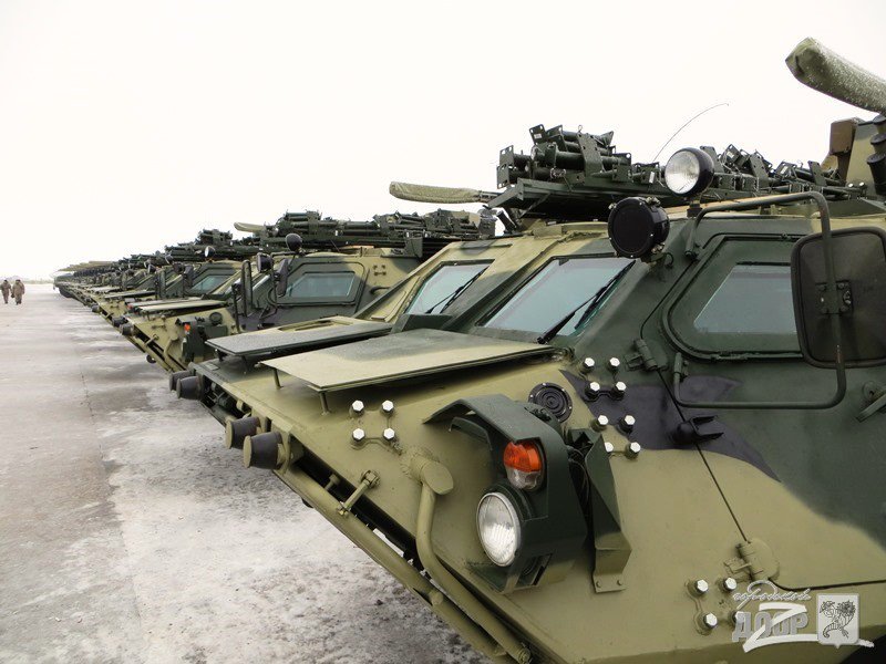 Украинская армия получает новую военную технику Украинская армия получает новую военную технику