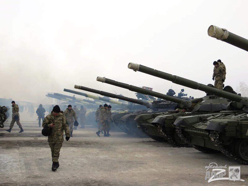 Украинская армия получает новую военную технику Украинская армия получает новую военную технику