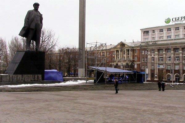 Главная ёлка ДНР 25 декабря засияет праздничными огнями Главная ёлка ДНР 25 декабря засияет праздничными огнями