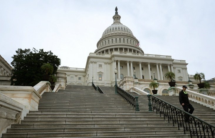 Сенат США принял законопроект о санкциях в отношении России и военной поддержке Украины Сенат США принял законопроект о санкциях в отношении России и военной поддержке Украины