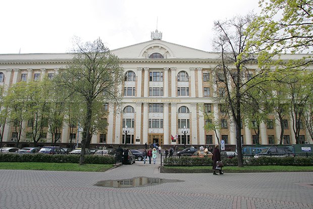 ЦБ РФ повысил ключевую ставку до 10,5%. Во всем виноваты ажиотаж населения, цены на нефть и ограничения на импорт, но не сам ЦБ ЦБ РФ повысил ключевую ставку до 10,5%. Во всем виноваты ажиотаж населения, цены на нефть и ограничения на импорт, но не сам ЦБ