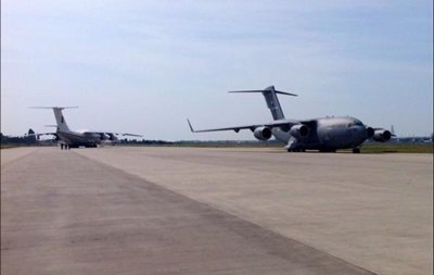 В аэропорту Запорожья разгружаются четыре самолёта НАТО В аэропорту Запорожья разгружаются четыре самолёта НАТО