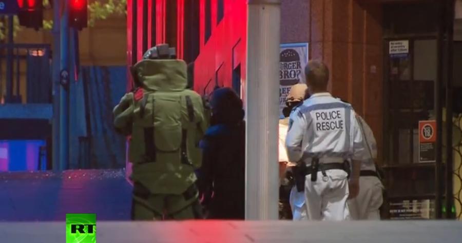 Полиция взяла штурмом кафе в Сиднее, СМИ сообщают о ликвидации террориста Полиция взяла штурмом кафе в Сиднее, СМИ сообщают о ликвидации террориста