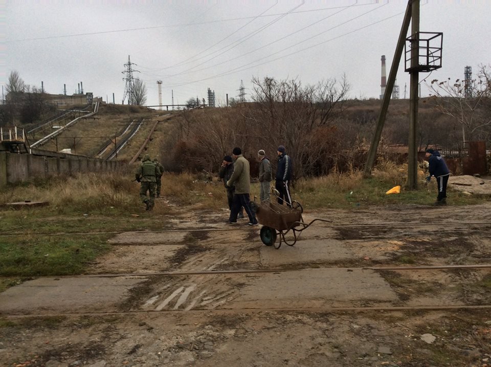 Ультиматум о военном положении – угроза Порошенко не Путину, а Коломойскому Ультиматум о военном положении – угроза Порошенко не Путину, а Коломойскому