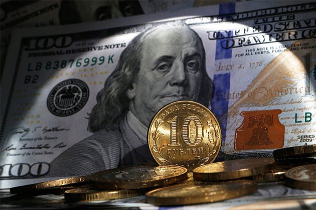 Пол Крейг Робертс: Российский рубль обрушили валютные манипуляции США Пол Крейг Робертс: Российский рубль обрушили валютные манипуляции США