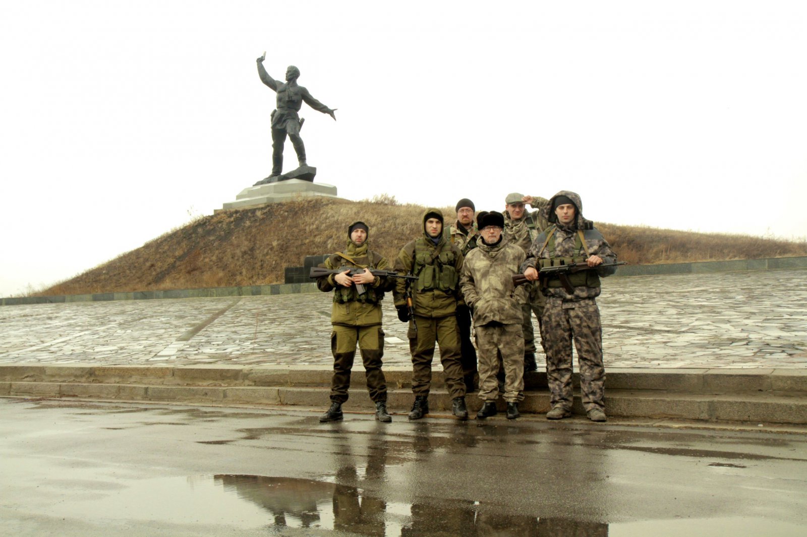 Эдуард Лимонов прибыл на Донбасс Эдуард Лимонов прибыл на Донбасс