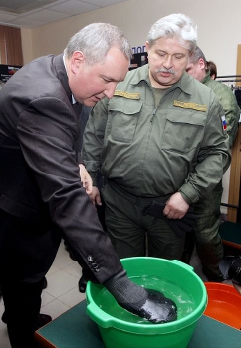 Новейшая российская боевая экипировка типа "Ратник" (фото) Новейшая российская боевая экипировка типа "Ратник" (фото)