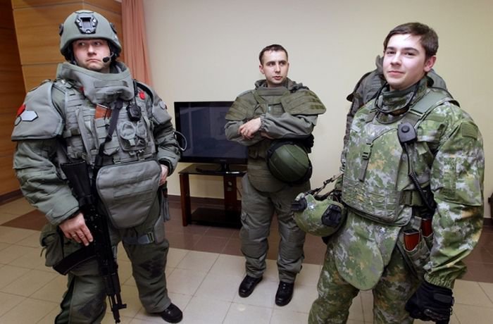 Новейшая российская боевая экипировка типа "Ратник" (фото) Новейшая российская боевая экипировка типа "Ратник" (фото)