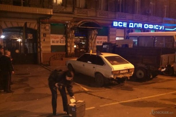 В Одессе произошел взрыв у офиса активистов Евромайдана В Одессе произошел взрыв у офиса активистов Евромайдана