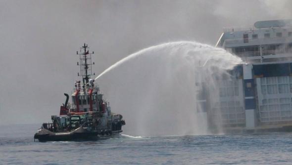 У берегов Греции горит паром Norman Atlantic, идёт эвакуация более 400 пассажиров У берегов Греции горит паром Norman Atlantic, идёт эвакуация более 400 пассажиров