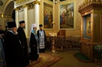 Блаженнейший Митрополит всей Америки и Канады Тихон совершил молебен перед Владимирской иконой Божией Матери в Никольском храме в Толмачах г. Москвы