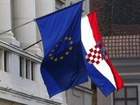 Разочарованная Хорватия выбирает президента и мечтает сбежать из ЕС