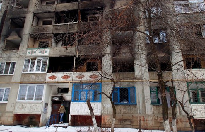 «Здесь люди! Не стреляйте!» «Здесь люди! Не стреляйте!»