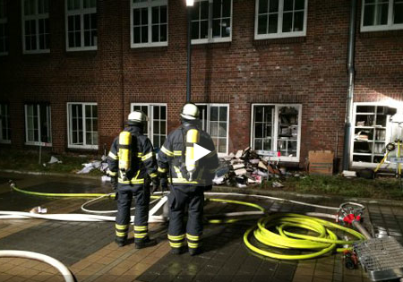 В Германии подожгли офис газеты, опубликовавшей карикатуры Charlie Hebdo В Германии подожгли офис газеты, опубликовавшей карикатуры Charlie Hebdo