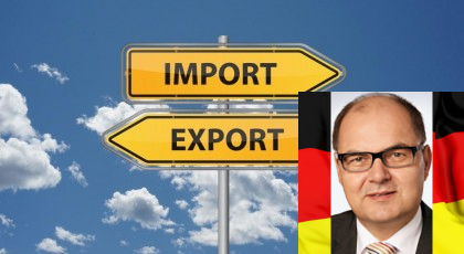 Судя по излучаемой министром наивности, граничащей с идиотизмом, его покусал какой-то Яйценюк... Судя по излучаемой министром наивности, граничащей с идиотизмом, его покусал какой-то Яйценюк...