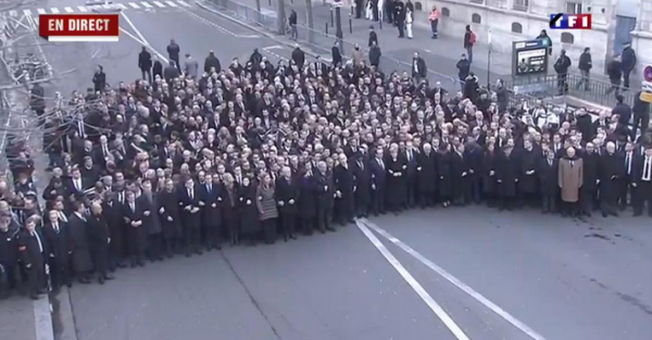 Благодарность от Charlie Hebdo «Мы блюем на всех этих людей, которые вдруг заговорили, что они наши друзья» Благодарность от Charlie Hebdo «Мы блюем на всех этих людей, которые вдруг заговорили, что они наши друзья»