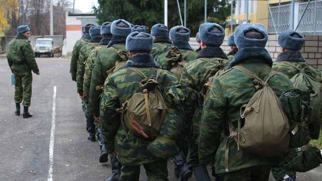 Киев обвинил Москву в спаивании украинских призывников Киев обвинил Москву в спаивании украинских призывников