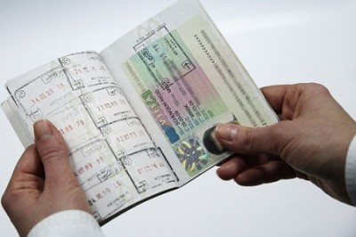 Поляки и немцы аннулируют шенгенские визы украинским туристам 