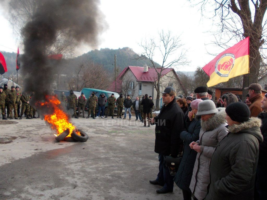 Мусорная люстрация шагает по стране 17-01-2015 Мусорная люстрация шагает по стране 17-01-2015