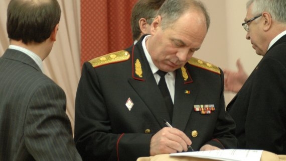 Бывший глава МВД Молдавии Папук осужден на четыре года по делу о беспорядках в Кишиневе Бывший глава МВД Молдавии Папук осужден на четыре года по делу о беспорядках в Кишиневе