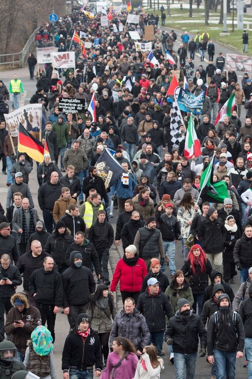 Немцы протестуют против американизации Европы Немцы протестуют против американизации Европы