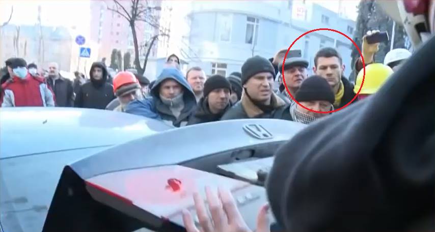 В соцсетях появилось имя снайпера, стрелявшего в "Небесную сотню"